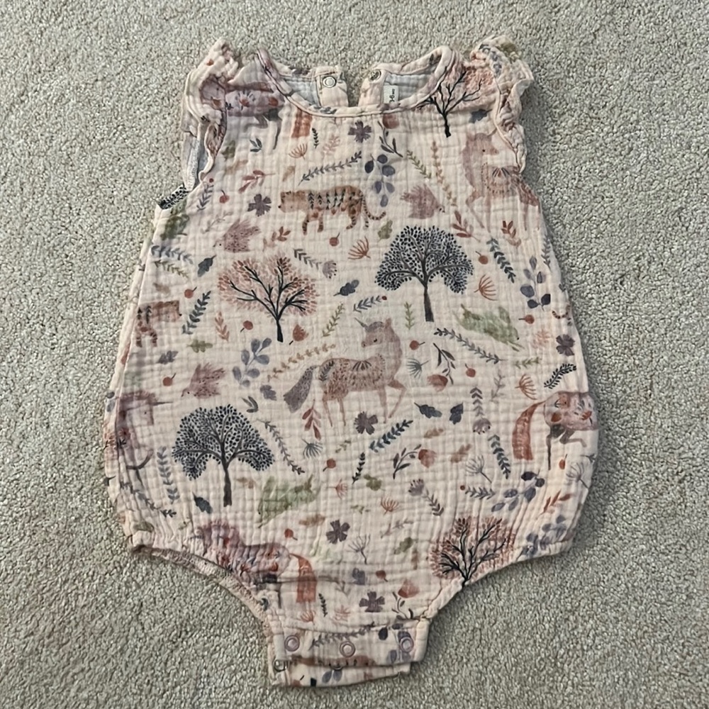 Elegant baby organically onesie